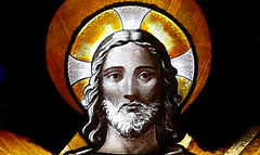 Jesús, detalle de la vidriera de la iglesia S. Etienne Fecamp, Normandía, Francia