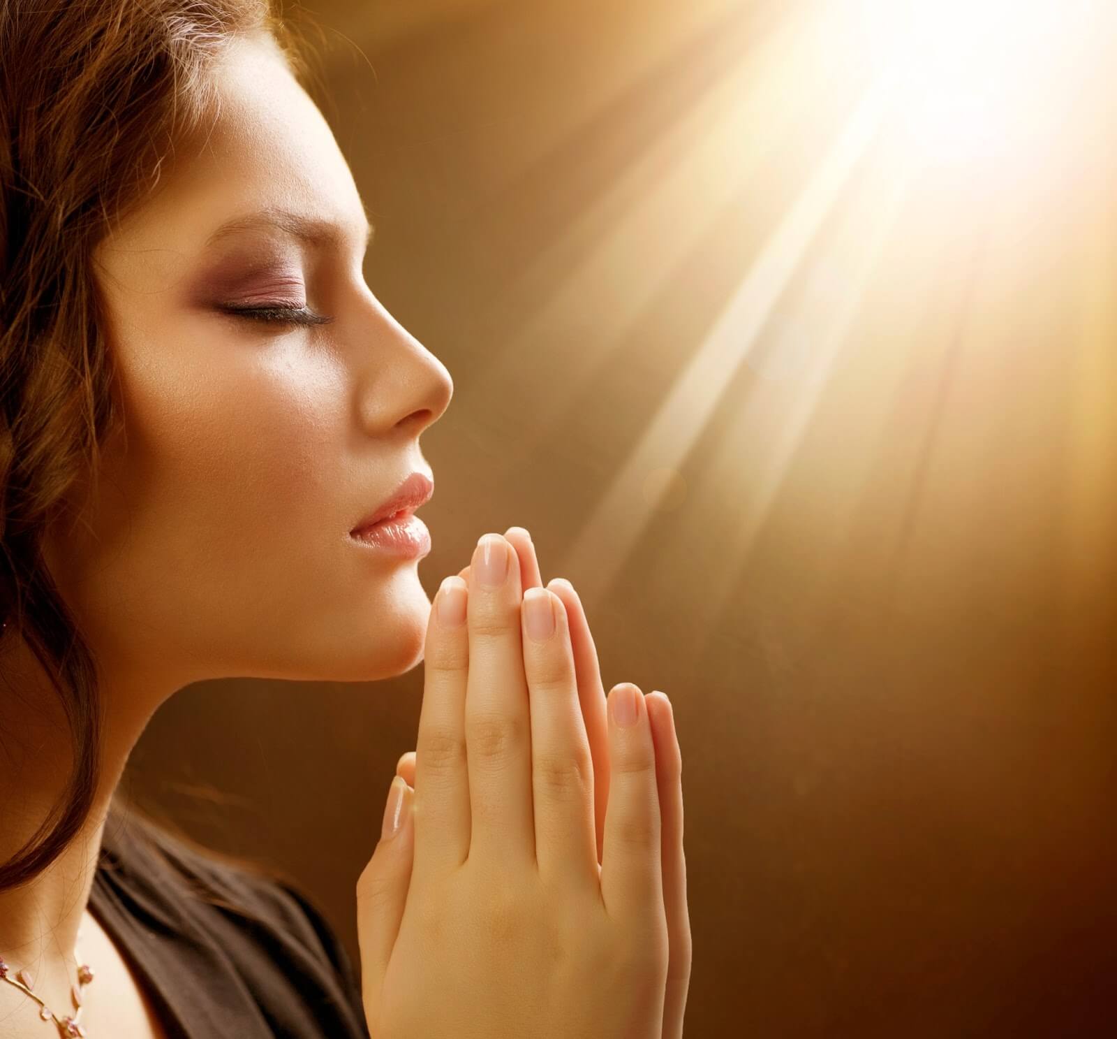 mujer-orando.jpg